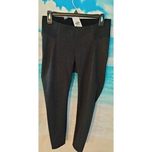 NWT: A pea in the pod woman's maternity wideband leggings. NWT: - Picture 2 of 8